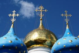 2009夏、ロシア旅行記(11/43)：6月7日(1)；セルギエフポサード：トロイツェ、セツギエフ大修道院、満開のチューリップ