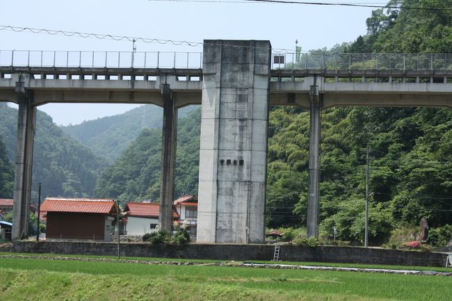 【２００９年６月１４日　撮影】<br /><br />広島県　三江線　宇都井駅を目指して<br /><br />【２００９年６月２７日　撮影】<br /><br />　秘境駅に行こう<br /><br />　長谷駅目的に　三江線駅めぐりして見よう<br /><br />【２００９年４月９日　撮影】<br /><br />　チャレンジ　三江線は<br /><br />  http://4travel.jp/traveler/pspsps/album/10325253/<br /><br />　