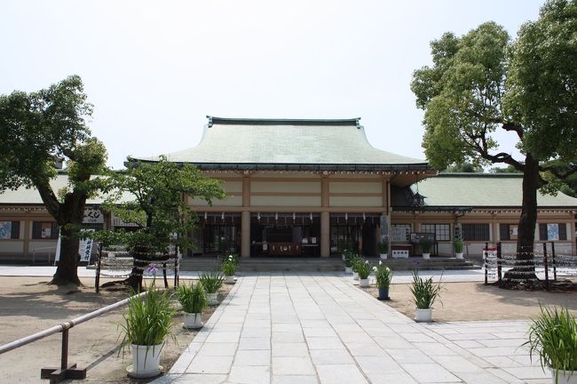 「いくたまさん」と親しまれている生國魂神社(いくくにたまじんじゃ)を訪れました。<br /><br />この神社は大阪最古の神社です。