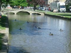 Bourton-on-the-Water はCotswolds のオアシス