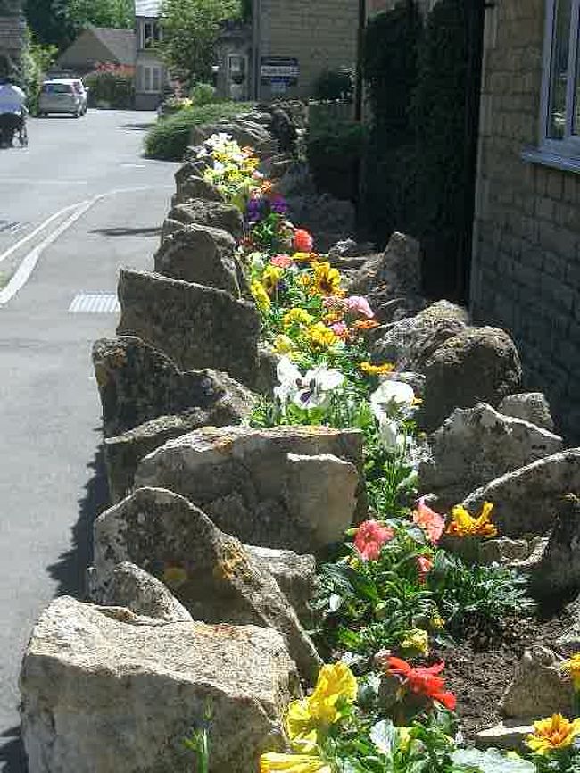 Cotswolds らしい建物を見て回りました。