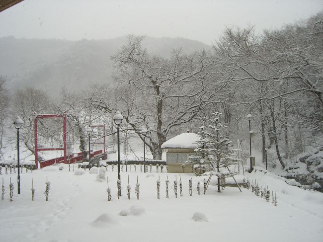 知人の結婚式で花巻に行った時に、花巻温泉の愛隣館に宿泊しました。冬に行ったのもあり旅館の周辺はまっ白で、その初めて見る景色に感動しました！