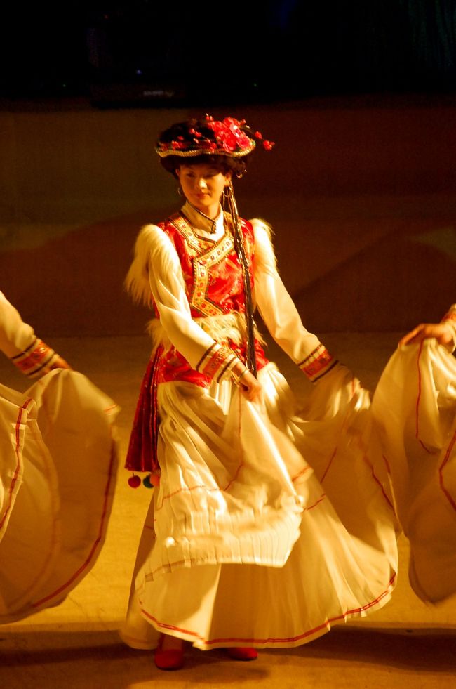 雲南省之旅(19)「濾古湖」の夜は民族舞踊を楽しみ、翌日は摩梭人の家庭訪問で伝統文化の奥深さを知る。
