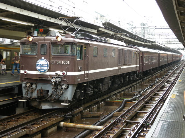 　木曜の夜に富士まで出て、翌日の身延線一番列車で身延へ、<br />そこからバスを乗り継いで広河原まで行くつもりでいたが、<br />仕事でそれが難しくなって当日に特急券を変更した。<br />　ついでにだめもとで１ヶ月前に取れなかった指定券を再度<br />申し込んでみたらなんと１席だけキャンセルが出ていた。<br />とりあえず押さえておく。