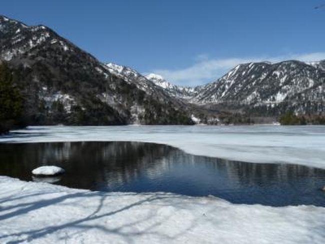 昨晩曇っていたので、今朝の天気が気になりましたが<br />晴れたので良かった〜。<br /><br />昨日の暴風が嘘のように、なんとも静かな奥日光。<br /><br />朝食を食べてチェックアウト。