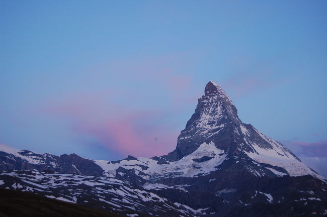 初めてのスイスのみの旅行でしたが、本当に天気に恵まれて、アイガー、マッターホルン、モンブランの三山をすべて見ることができました。こんなに見られたのは運がいいのか、行いがいいのか、いい旅になりました。