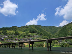 日本最後の清流、四万十川。岩間の沈下橋