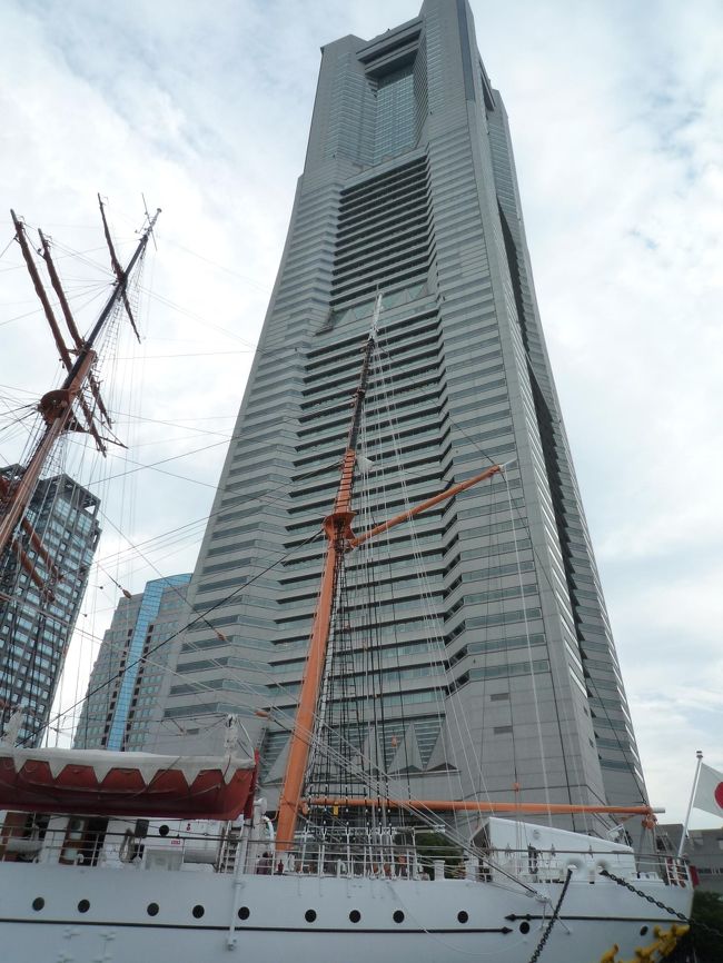 日本最高層ホテルの、客室最高層67Fプレミアムダブルルーム<br />ベイブリッジビューに宿泊しました。