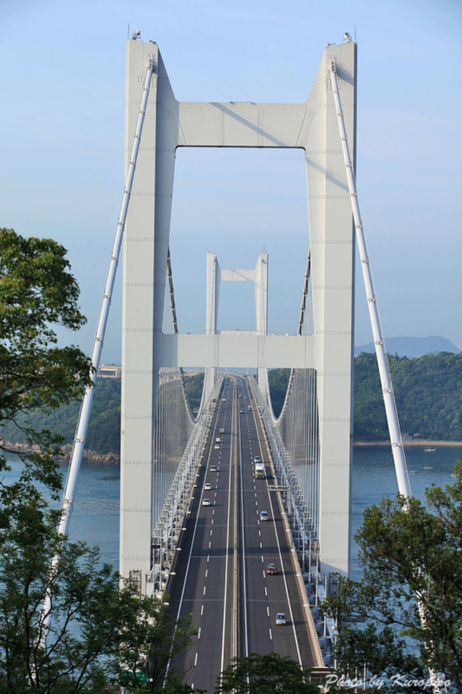 本州の岡山県倉敷市児島と香川県坂出市櫃石島の間に架かる、<br />全長1,447m、道路・鉄道併用の吊り橋です。<br />本橋の中間地点を両県の県境です。<br /><br />本州四国連絡橋、児島・坂出ルートの<br />最北に位置する橋です。