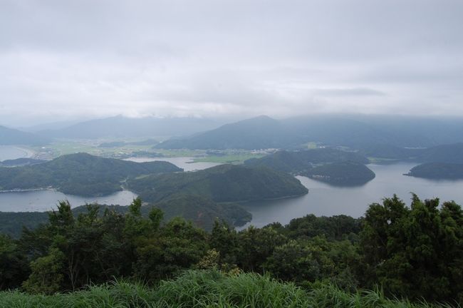 　最終の三方五湖編です。城崎温泉ロープウェー・天橋立ビューランドに続き、ここでも高いところから三方五湖を眺めました。天橋立に引けをとらない絶景でした。