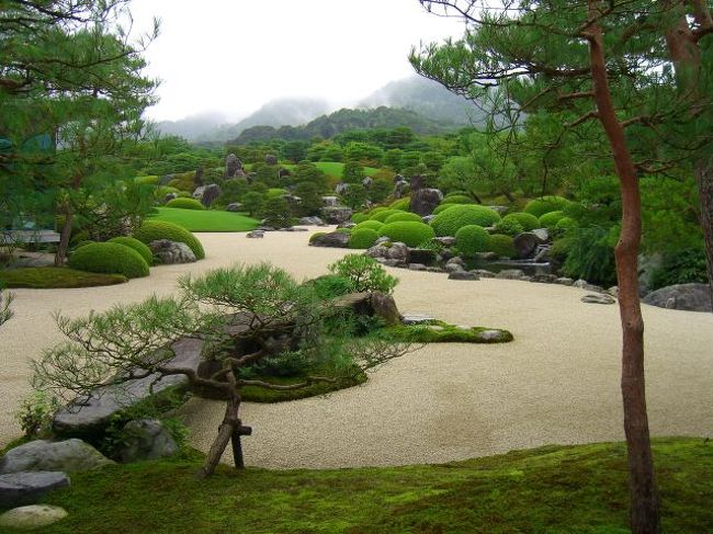 米国の庭園専門誌「ジャーナル・オブ・ジャパニーズ・ガーデニング」の「2008年日本庭園ランキング」に６年連続で「庭園日本一」に選ばれているそうです。<br /><br />http://4travel.jp/traveler/kato77/album/10361983/<br />からの続きです。