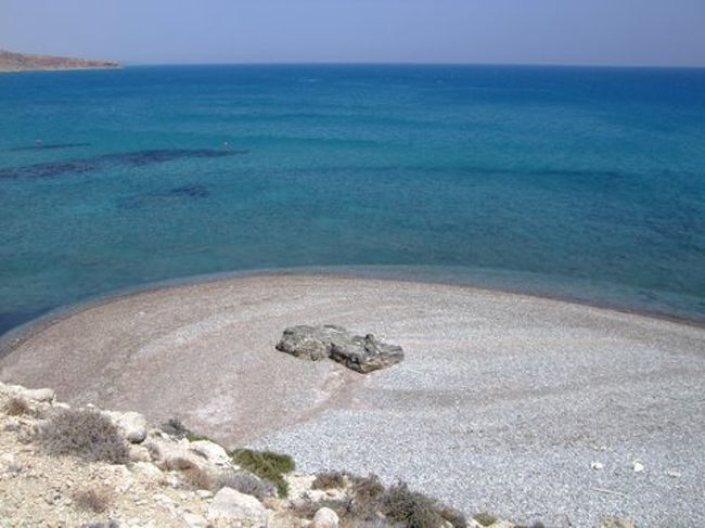 キプロスは地中海に浮かぶ島国なのに、ギリシャのような白砂の美しいビーチが少ない。　特にレメソス周辺のビーチは砂利か黒砂でまるで千葉の九十九里のようです。　レメソス周辺のビーチを何箇所か見えまわりましたが、一番気に入ったのはピソーリベイです。　リゾート機能も整っていて快適に過ごすことが出来ます。　水もとてもきれいです。<br />