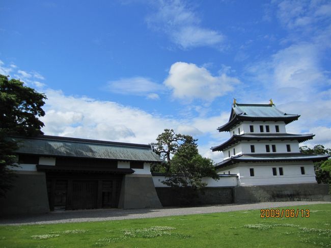 北海道最南端の町、日本最北の城下町、松前に立ち寄りました。松前だけは雨雲がかかっていなかったようで、初夏の日差しの下で北海道らしからぬ？町歩きを楽しみました。