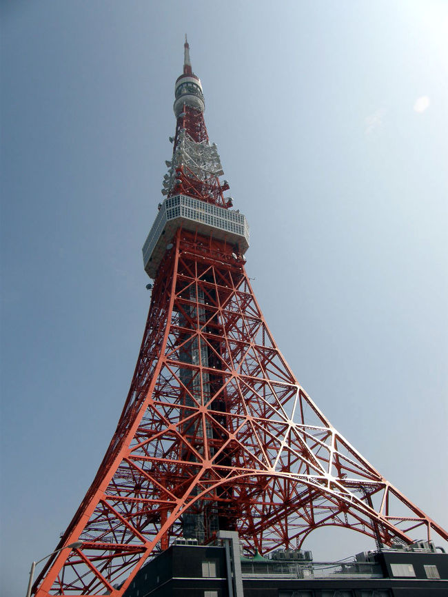 東京のシンボルでもある東京タワーへ。<br /><br />いつぶりに来たのかな〜<br /><br />今回は外からグルッと見回してきました。