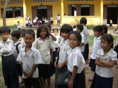 カンボジアの学校訪問