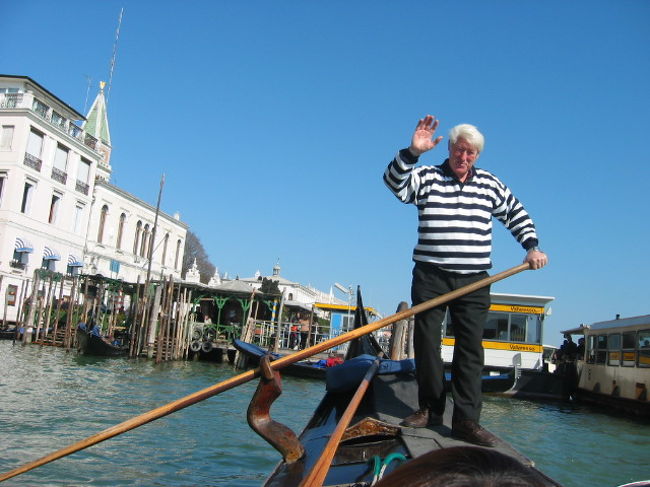 初めての海外。<br /><br />あっという間に旅も終盤。<br /><br />水の都・ヴェネツィアへ。