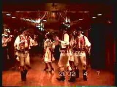 ルーマニアの伝統舞踊のビデオクリップ