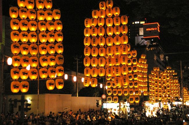 バスツアーで東北四大祭り（「秋田・竿灯祭り」「青森・ねぶた祭り」「山形・花笠祭り」「仙台・七夕祭り」）を見に行ってきました<br />＊秋田の竿灯祭りの後，青森のねぶた祭りへ行く途中，角館・田沢湖へ寄ってきました。<br />