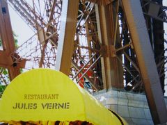エッフェル塔の素敵なレストラン・・・・・・・フランス旅行の思い出と感想ー2　パリ（２）