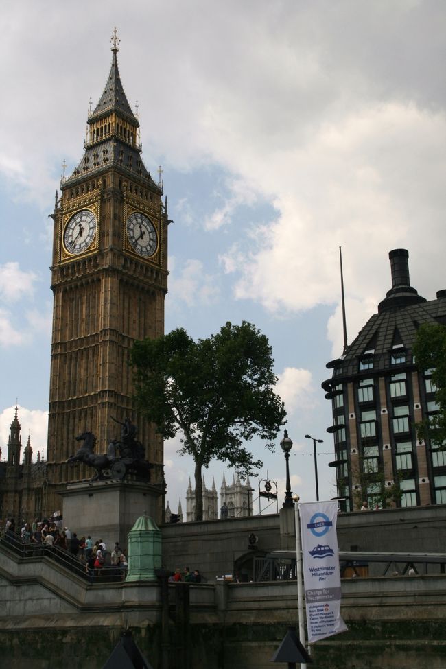 Dover2009夏 ? ロンドン<br />ロンドン観光<br />遊覧船→トラファルガースクエアー→コペントガーデン→<br />バッキンガム宮殿広場