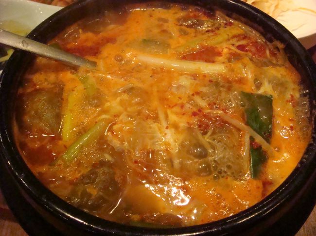 ランチで韓国料理食べました。ここも何度か食べたことあるんですが。。。味がちょっと落ちてるかも？でした。<br />でも、やっぱり韓国料理は大好きです^^<br /><br />アジャ（Aja）セント本町店<br />http://www.tabegoro.net/aja/<br />http://r.gnavi.co.jp/k871102/<br /><br />住所：大阪府大阪市中央区本町2-3-4 アソルティ本町B1A<br />電話：06-6262-7077