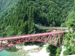 立山・黒部アルペンル−ト（トロッコ電車に揺られて）