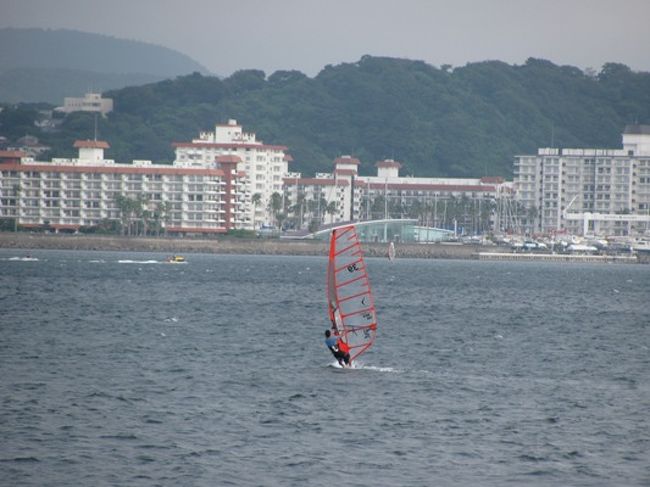 2日め：残念なことに台風の接近に伴い天気は△。でもいざ歩こうかという頃に少し晴れてきて爽やかな風を受けながら本当に七里ガ浜から由比ガ浜までの134号線を歩きました。すっごい気持ちよかった！そして行きたかったお店で食事もできたし、またこれから秋に予定をしているお店も確認できたし大満足。。。友人と共に海を良さを改めて認識しました。