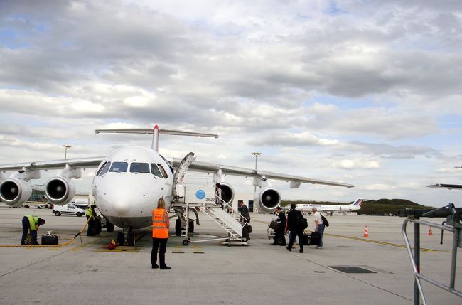 パリＣＤＧ空港からフィレンツェＦＬＲ空港をエールフランスのCITYJETで往復しました。<br /><br />がしかし、復路はフィレンツェではなくピサから飛ぶはめに...<br /><br /><br /><br />