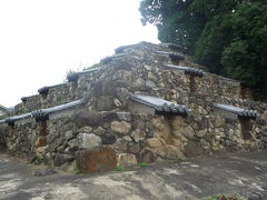 奈良市内に階段ピラミッドが！