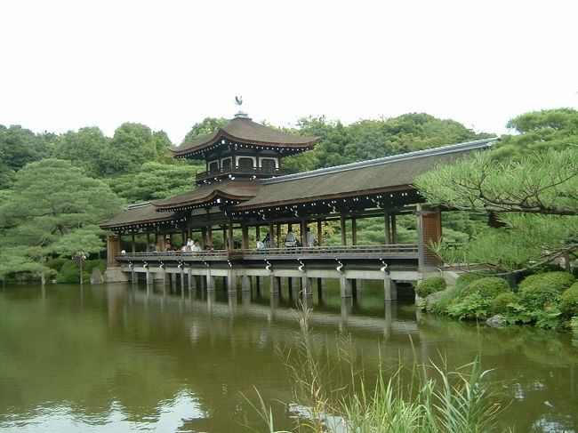 予想に反して、早く美術館を出ることができしたので、平安神宮にも立ち寄ることができました。