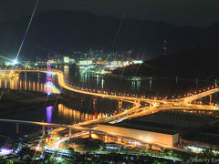『夜景１００選』　広島大橋と海田大橋の造り出す美しい十文字。。。黄金山（おうごんざん）から見る夜景。　/広島県広島市南区