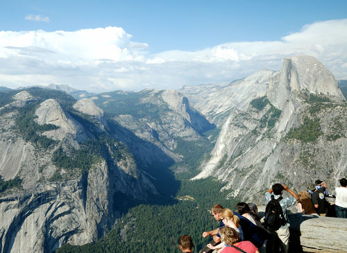 8月のヨセミテ −夏季の1日観光モデルコースー』ヨセミテ国立公園周辺
