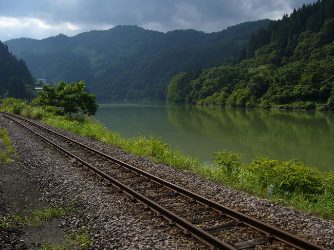 ♪タラララララ～ララ～ラ～ラ～♪<br />日本の車窓から～磐越西線・只見線の旅でございます。<br /><br />車窓からの眺めがいいと評判の磐越西線と只見線に乗るべく、<br />行きはムーンライト越後、帰りは新幹線に乗ってぐるっと一周して参りました。<br />