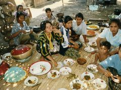 バリ、ロンボク旅行記（４）　漁村でお昼ご飯～とんだダンスショー