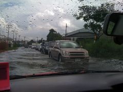 バンコク郊外　本日洪水なり