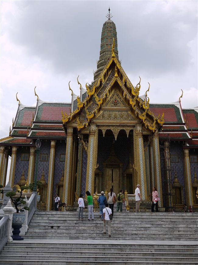 ロイヤル・パンテオン<br /><br />バンコク Wat Phrakeaw ワットプラケオ(ワット・シーラッタナーサーサダーラーム)に行ってきました。<br />http://4travel.jp/traveler/chinchikurin/album/10389005/<br /><br />Wat Phrakeaw ワットプラケオ に行ってきました。その2<br />http://4travel.jp/traveler/chinchikurin/album/10389007/<br /><br />Wat Phrakeaw ワットプラケオ に行ってきました。その3<br />http://4travel.jp/traveler/chinchikurin/album/10389009/<br /><br />LUMIX DMC-GF1 で撮影<br />