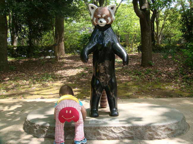 レッサーパンダの風太クンに会いにいってきました。<br />市営ということで入園料が安いから気軽に行けて、強風にのって脱走したハゲコウや風太クンに会えるのはいいですね。<br />千葉市街に近く緑豊かなので立地もいいところです。<br />5月と7月に行きました。