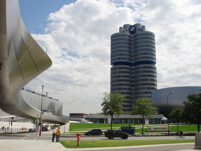 ミュンヘンにあります、BMWの本社に行ってまいりました。