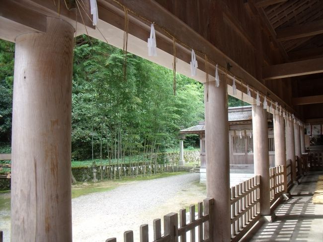 出雲市大社町より鳥取県の皆生温泉で１泊し、美保関の美保神社に行ってきました。<br />静かで厳かな雰囲気でした…<br />ここの本殿は、珍しく２棟となっています。<br />ん…本殿の写真が…な…い…（汗）ごめんなさい…