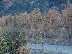 上高地・秋　霞沢岳