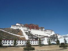 荒涼とした大地へ。　チベット。