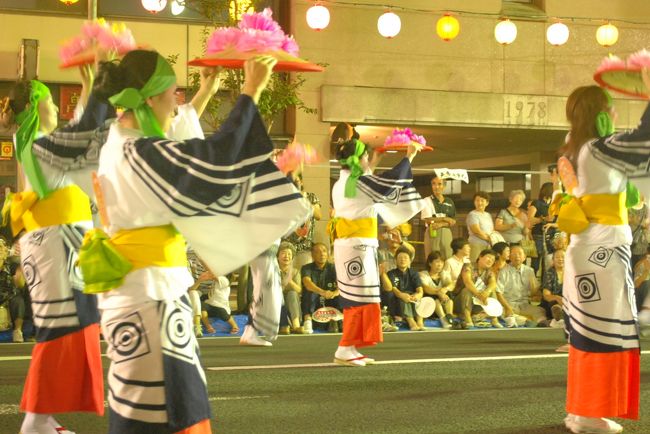 ３日目ゎ山形に行き<br /><br />花笠祭り♪♪<br /><br />いろいろなグループが<br /><br />踊りを披露(^ω^)<br /><br />音楽が印象的でみごたえのあるもので<br /><br />楽しかったです♪