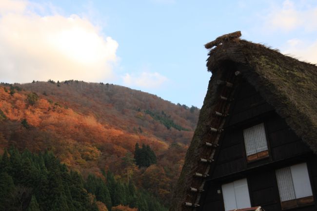 世界遺産　　秋の白川郷を歩く