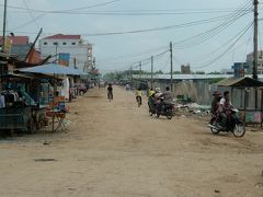 カンボジア国境の町ポイペトへ