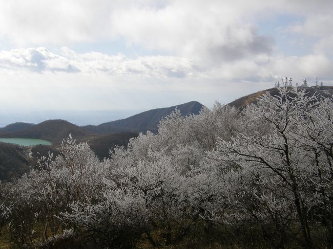 東京近郊の日本百名山、赤城山と筑波山に登ってきました。<br /><br />第１日：駒ケ岳登山口−駒ケ岳−黒檜山−黒檜山登山口−赤城神社−老神温泉−土浦泊