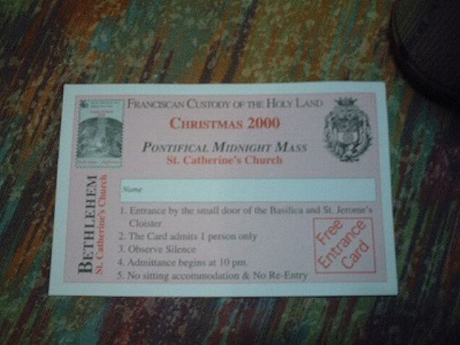 2000年の記念すべき年にイスラエルを訪れた。エルサレムの宿で生誕教会でクリスマスミサのチケットが手に入ることを知り早速入手して出かけた。<br /><br />途中何度か道路の通行止めで大回りした後、なんとか到着。空港のような厳しいセキュリティチェックをくぐって教会の中へ。<br /><br />参加者には、あのPLOアラファト議長もいました。<br />