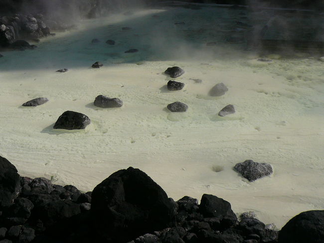 以前は３連休はゆっくり家で休んでいたものですが、旅行癖がついたのか、温泉癖がついたのか、草津に行こうと。<br />ツレが草津一押しなので。<br />９時半に和光でレンタカーを借りて、和光ICから外環に乗り、関越へ・・<br />所沢の先が事故で、抜けるのに２時間という電光掲示板の表示・・<br />ノロノロと走っていましたが、いつまで経っても２時間という表示が出ていたので、所沢ICで降りました。<br /><br />