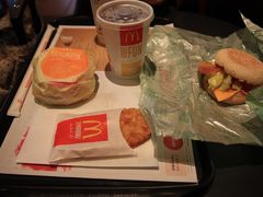 ○ 観光前の腹ごしらえは、やっぱりここがいい 「マクドナルド」