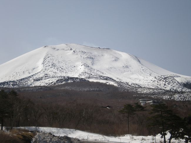 すっぽんパワーみなぎる2人は、雪の残る浅間山と軽井沢へ繰り出した。