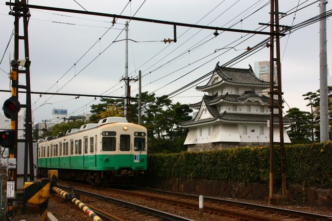 近々、期限切れを迎えてしまうANAマイルを使い、「いっしょにマイル割」で高松へ飛びました。<br /><br />korotamaの1万マイルに、お抱えカメラマン分20,200円のお支払いでした。